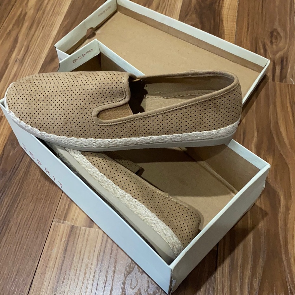 ESPRIT taupe Erika slip ons